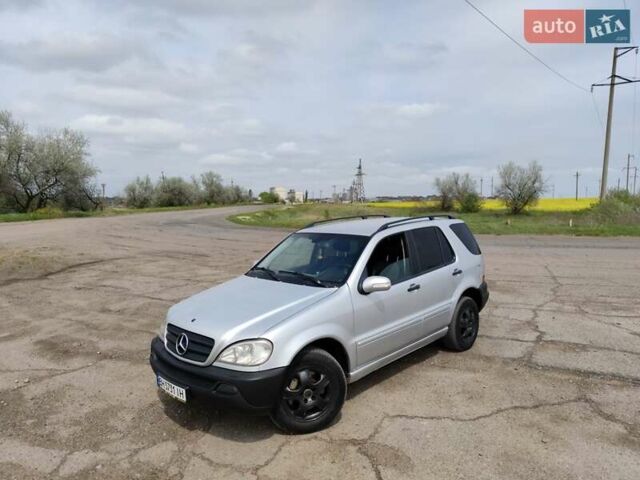 Серый Мерседес М-Класс, объемом двигателя 2.7 л и пробегом 539 тыс. км за 6000 $, фото 1 на Automoto.ua