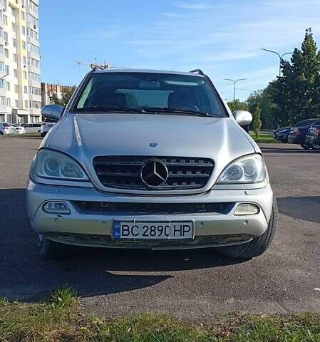 Серый Мерседес М-Класс, объемом двигателя 2.7 л и пробегом 290 тыс. км за 6999 $, фото 1 на Automoto.ua