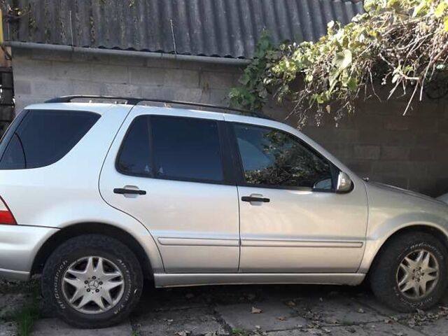 Сірий Мерседес М-Клас, об'ємом двигуна 2.69 л та пробігом 34 тис. км за 8000 $, фото 1 на Automoto.ua