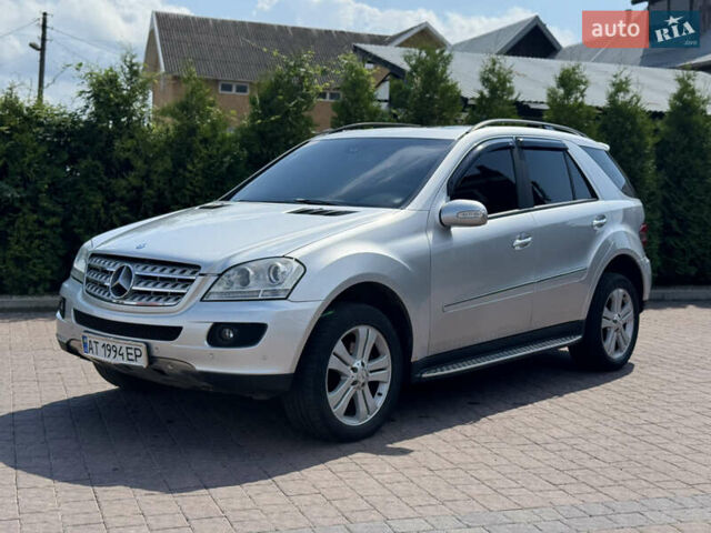 Серый Мерседес М-Класс, объемом двигателя 3.01 л и пробегом 280 тыс. км за 10900 $, фото 1 на Automoto.ua