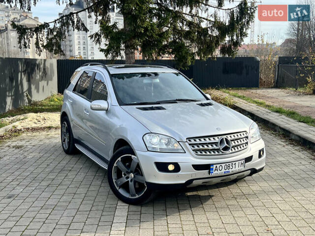 Серый Мерседес М-Класс, объемом двигателя 3 л и пробегом 345 тыс. км за 12400 $, фото 1 на Automoto.ua