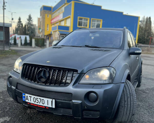 Серый Мерседес М-Класс, объемом двигателя 6.21 л и пробегом 250 тыс. км за 14500 $, фото 1 на Automoto.ua