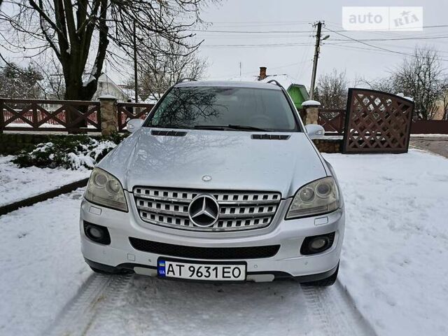 Сірий Мерседес М-Клас, об'ємом двигуна 3 л та пробігом 220 тис. км за 12700 $, фото 1 на Automoto.ua