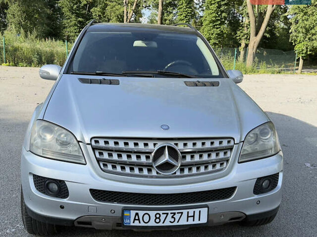 Сірий Мерседес М-Клас, об'ємом двигуна 3 л та пробігом 352 тис. км за 13700 $, фото 1 на Automoto.ua