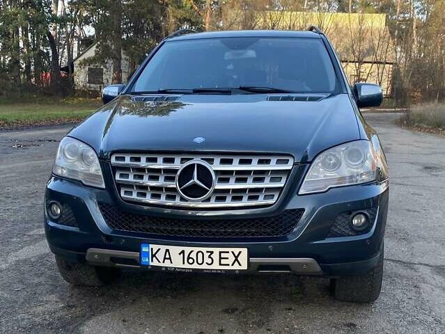 Сірий Мерседес М-Клас, об'ємом двигуна 3.5 л та пробігом 200 тис. км за 11500 $, фото 1 на Automoto.ua