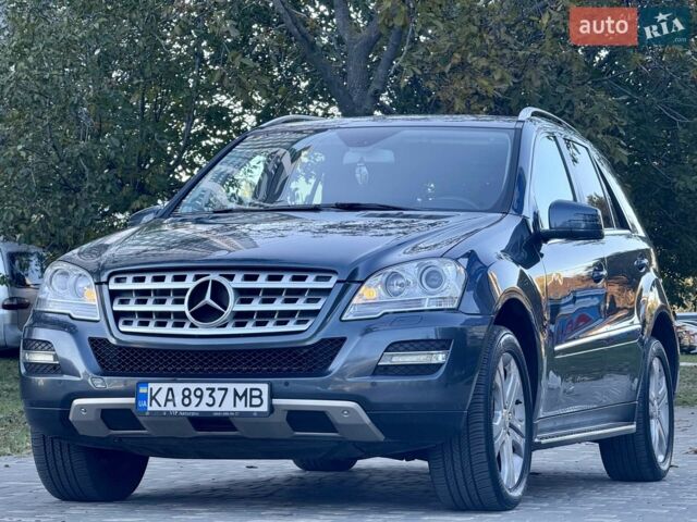 Сірий Мерседес М-Клас, об'ємом двигуна 3.5 л та пробігом 163 тис. км за 13900 $, фото 1 на Automoto.ua