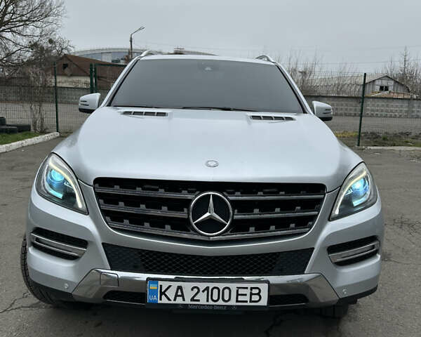 Сірий Мерседес М-Клас, об'ємом двигуна 3.5 л та пробігом 210 тис. км за 20500 $, фото 1 на Automoto.ua