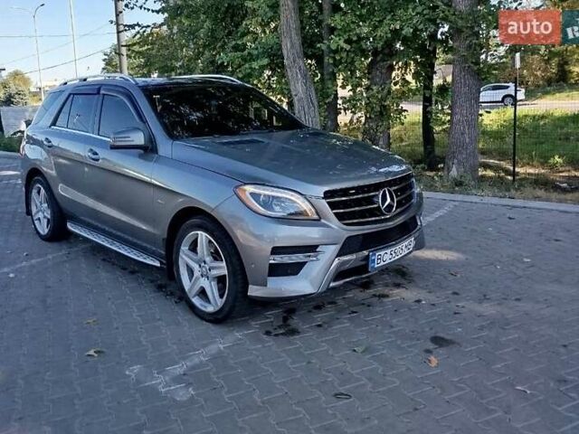 Серый Мерседес М-Класс, объемом двигателя 2.99 л и пробегом 194 тыс. км за 20999 $, фото 1 на Automoto.ua