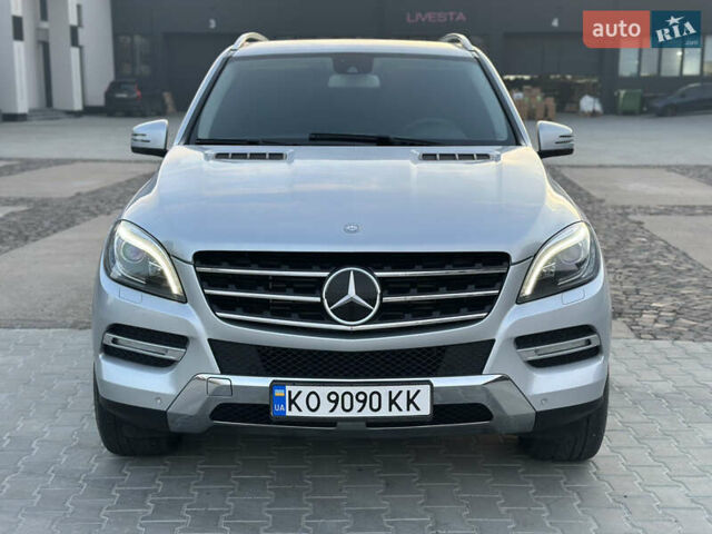 Мерседес М-Класс 2013 в Иршава на Automoto.ua Серый Мерседес М-Класс, объемом двигателя 2.99 л и пробегом 270 тыс. км за 20900 $, фото 1 на Automoto.ua