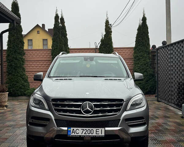 Серый Мерседес М-Класс, объемом двигателя 2.99 л и пробегом 364 тыс. км за 19999 $, фото 1 на Automoto.ua