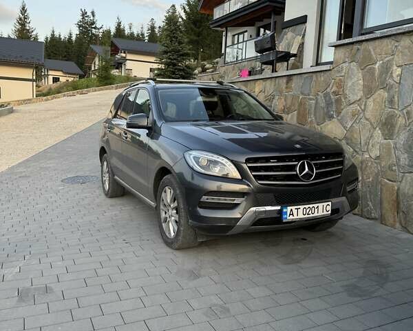 Сірий Мерседес М-Клас, об'ємом двигуна 2.14 л та пробігом 255 тис. км за 18800 $, фото 1 на Automoto.ua