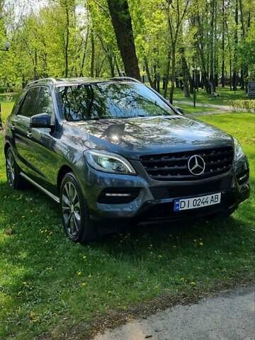 Мерседес М-Класс 2013 в Ирпене на Automoto.ua Серый Мерседес М-Класс, объемом двигателя 2.99 л и пробегом 226 тыс. км за 19600 $, фото 1 на Automoto.ua