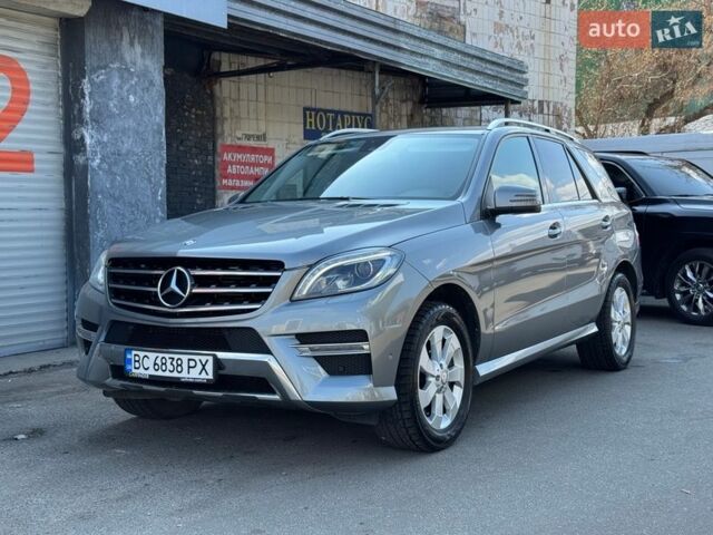 Серый Мерседес М-Класс, объемом двигателя 2.14 л и пробегом 184 тыс. км за 19999 $, фото 1 на Automoto.ua