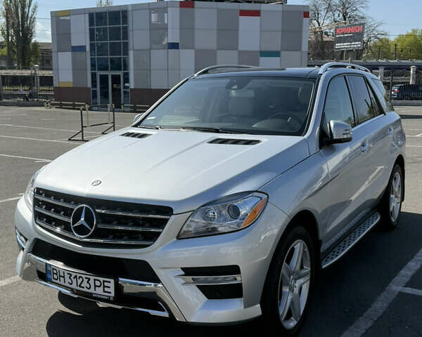 Серый Мерседес М-Класс, объемом двигателя 2.99 л и пробегом 111 тыс. км за 23500 $, фото 1 на Automoto.ua