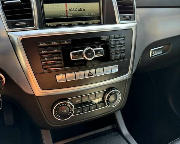 Сірий Мерседес М-Клас, об'ємом двигуна 2.14 л та пробігом 257 тис. км за 17500 $, фото 1 на Automoto.ua