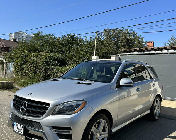 Сірий Мерседес М-Клас, об'ємом двигуна 2.99 л та пробігом 135 тис. км за 25500 $, фото 1 на Automoto.ua