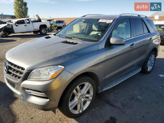 Серый Мерседес М-Класс, объемом двигателя 2.99 л и пробегом 280 тыс. км за 22500 $, фото 1 на Automoto.ua