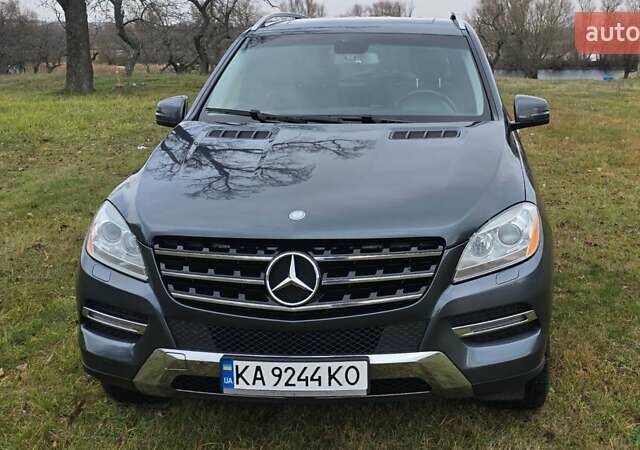 Сірий Мерседес М-Клас, об'ємом двигуна 3.5 л та пробігом 195 тис. км за 17000 $, фото 1 на Automoto.ua