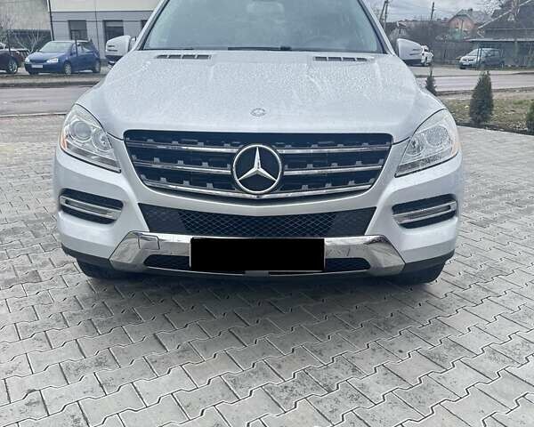 Серый Мерседес М-Класс, объемом двигателя 2.14 л и пробегом 244 тыс. км за 21500 $, фото 1 на Automoto.ua