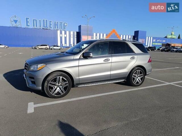 Серый Мерседес М-Класс, объемом двигателя 2.2 л и пробегом 250 тыс. км за 19999 $, фото 1 на Automoto.ua