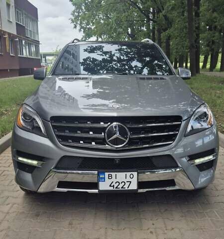 Серый Мерседес М-Класс, объемом двигателя 2.99 л и пробегом 103 тыс. км за 31000 $, фото 1 на Automoto.ua