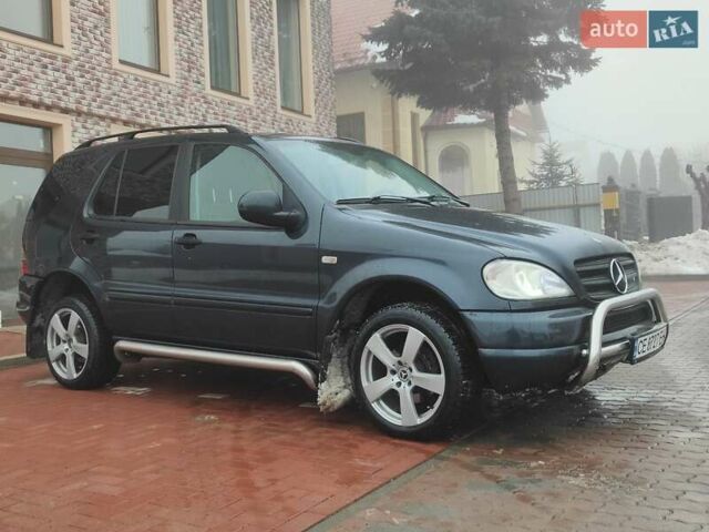 Синий Мерседес М-Класс, объемом двигателя 2.7 л и пробегом 322 тыс. км за 6800 $, фото 1 на Automoto.ua