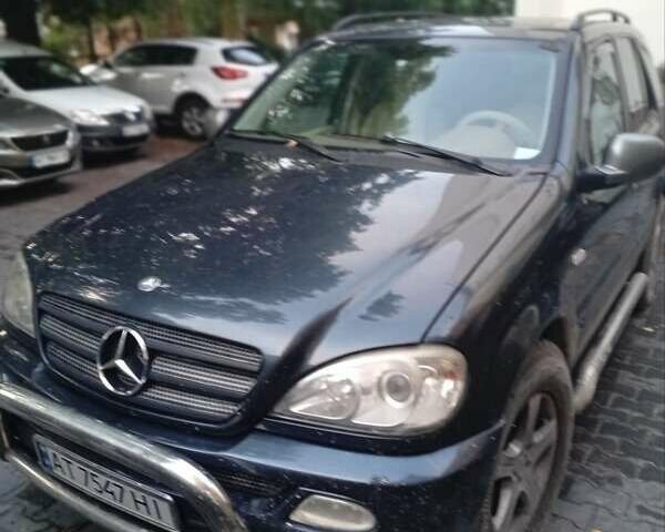 Синій Мерседес М-Клас, об'ємом двигуна 2.69 л та пробігом 300 тис. км за 8500 $, фото 1 на Automoto.ua