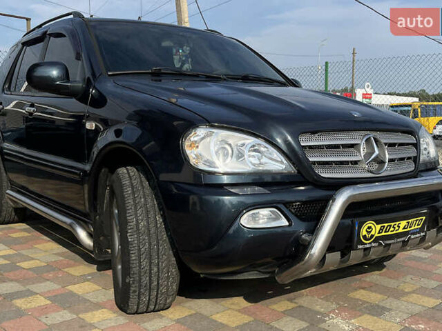 Синий Мерседес М-Класс, объемом двигателя 3.2 л и пробегом 302 тыс. км за 7600 $, фото 1 на Automoto.ua