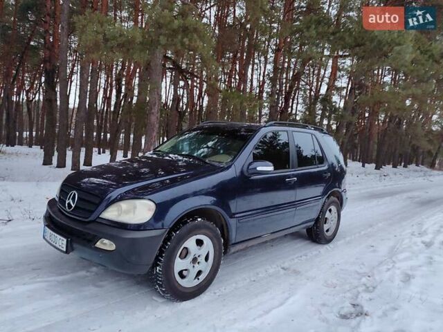 Синий Мерседес М-Класс, объемом двигателя 2.7 л и пробегом 219 тыс. км за 5999 $, фото 1 на Automoto.ua