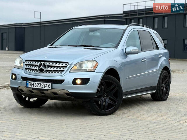 Синій Мерседес М-Клас, об'ємом двигуна 4.97 л та пробігом 261 тис. км за 7600 $, фото 1 на Automoto.ua