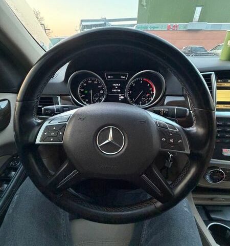 Синій Мерседес М-Клас, об'ємом двигуна 3 л та пробігом 185 тис. км за 18750 $, фото 1 на Automoto.ua