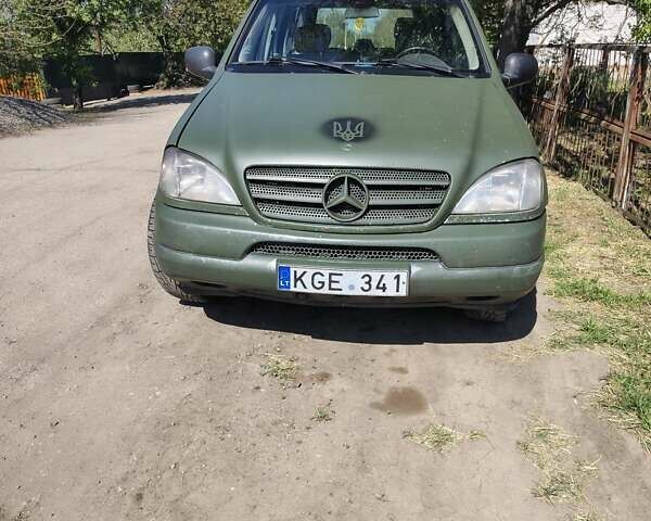 Зелений Мерседес М-Клас, об'ємом двигуна 2.7 л та пробігом 490 тис. км за 3598 $, фото 1 на Automoto.ua