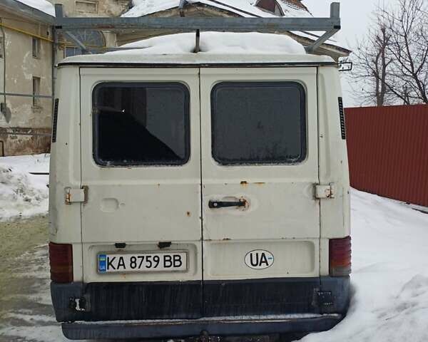 Білий Мерседес MB-Class, об'ємом двигуна 1.98 л та пробігом 300 тис. км за 1700 $, фото 1 на Automoto.ua