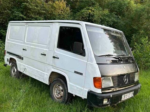 Белый Мерседес MB-Class, объемом двигателя 2.4 л и пробегом 300 тыс. км за 1800 $, фото 1 на Automoto.ua