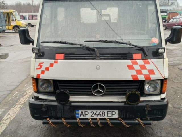 Білий Мерседес MB-Class, об'ємом двигуна 2.4 л та пробігом 300 тис. км за 1800 $, фото 1 на Automoto.ua