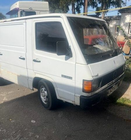 Белый Мерседес MB-Class, объемом двигателя 2.4 л и пробегом 400 тыс. км за 900 $, фото 1 на Automoto.ua