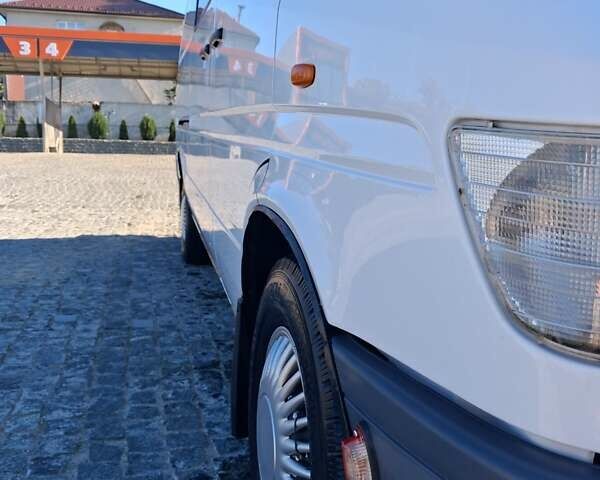 Белый Мерседес MB-Class, объемом двигателя 2.87 л и пробегом 40 тыс. км за 9500 $, фото 1 на Automoto.ua