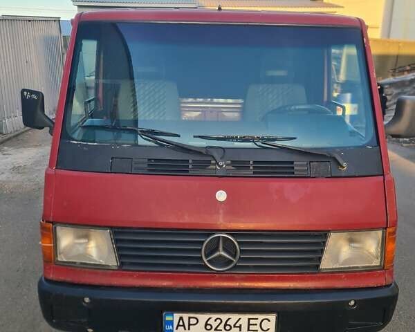 Красный Мерседес MB-Class, объемом двигателя 2.4 л и пробегом 288 тыс. км за 3500 $, фото 1 на Automoto.ua