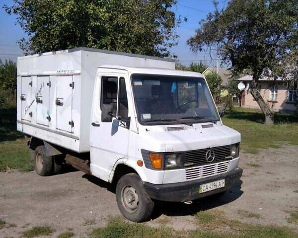 Мерседес MB-Class, объемом двигателя 2.4 л и пробегом 300 тыс. км за 1500 $, фото 1 на Automoto.ua