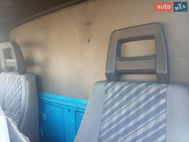 Синій Мерседес MB-Class, об'ємом двигуна 2.4 л та пробігом 281 тис. км за 1650 $, фото 1 на Automoto.ua