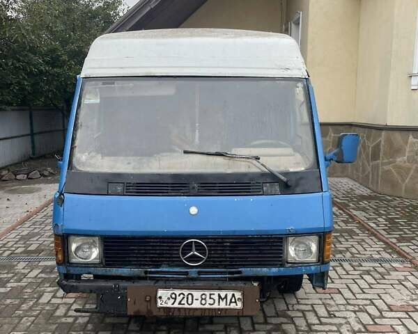 Синий Мерседес MB-Class, объемом двигателя 2.4 л и пробегом 300 тыс. км за 800 $, фото 1 на Automoto.ua