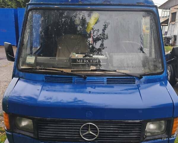 Синій Мерседес MB-Class, об'ємом двигуна 2.3 л та пробігом 590 тис. км за 1800 $, фото 1 на Automoto.ua