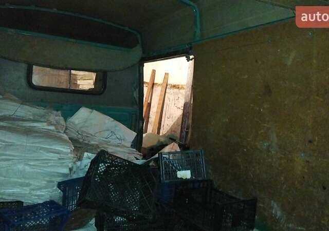 Зелений Мерседес MB-Class, об'ємом двигуна 2.4 л та пробігом 400 тис. км за 2000 $, фото 1 на Automoto.ua