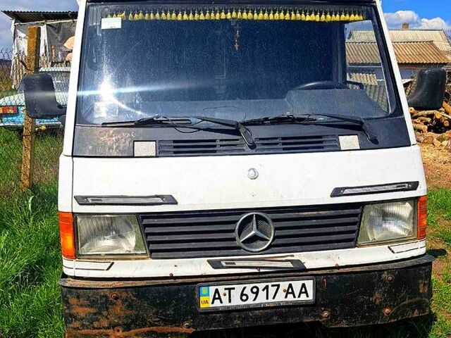 Білий Мерседес МБ100, об'ємом двигуна 24 л та пробігом 250 тис. км за 1500 $, фото 1 на Automoto.ua