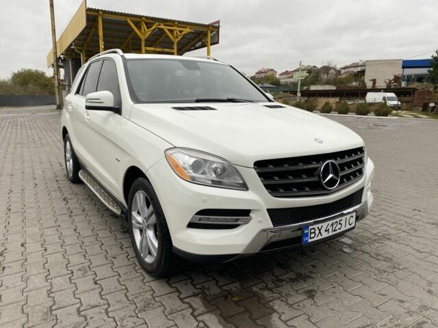 Белый Мерседес МЛ 350, объемом двигателя 3.5 л и пробегом 195 тыс. км за 18490 $, фото 1 на Automoto.ua