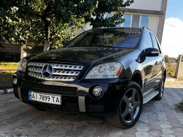 Черный Мерседес МЛ 350, объемом двигателя 3.5 л и пробегом 237 тыс. км за 8800 $, фото 1 на Automoto.ua