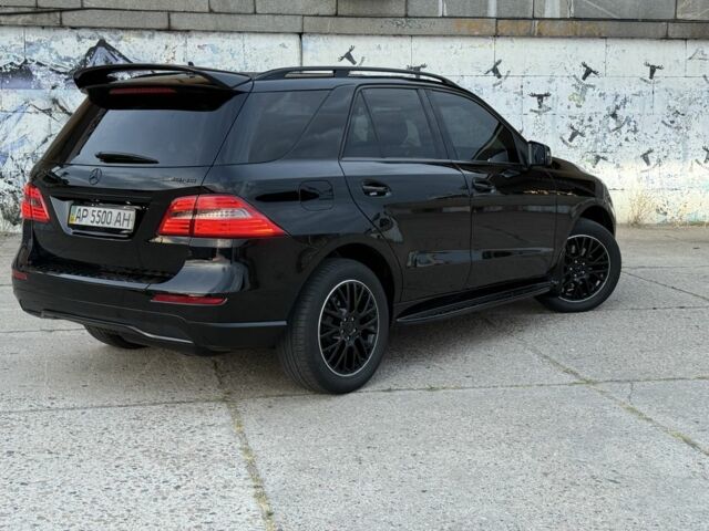 Черный Мерседес МЛ 350, объемом двигателя 3 л и пробегом 260 тыс. км за 15000 $, фото 1 на Automoto.ua