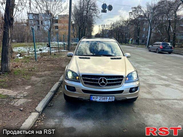 Бежевий Мерседес ML-Class, об'ємом двигуна 3.5 л та пробігом 277 тис. км за 8000 $, фото 1 на Automoto.ua