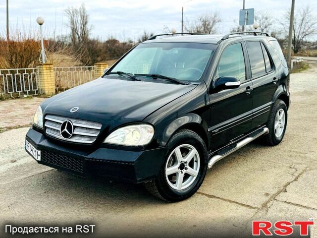 Чорний Мерседес МЛ класс, об'ємом двигуна 2.7 л та пробігом 350 тис. км за 3850 $, фото 1 на Automoto.ua