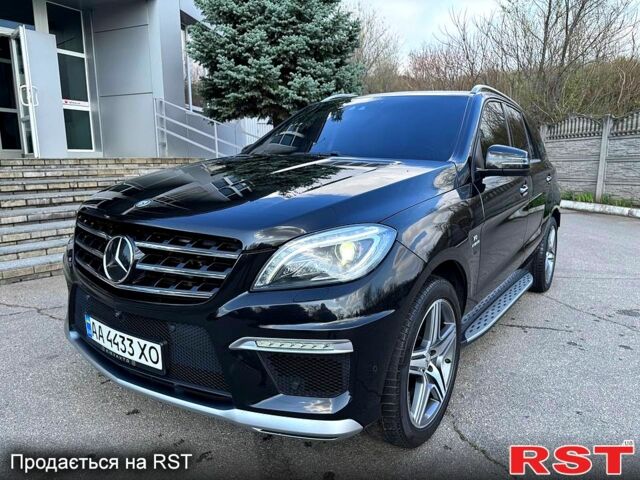 Чорний Мерседес ML-Class, об'ємом двигуна 5.5 л та пробігом 120 тис. км за 33800 $, фото 1 на Automoto.ua